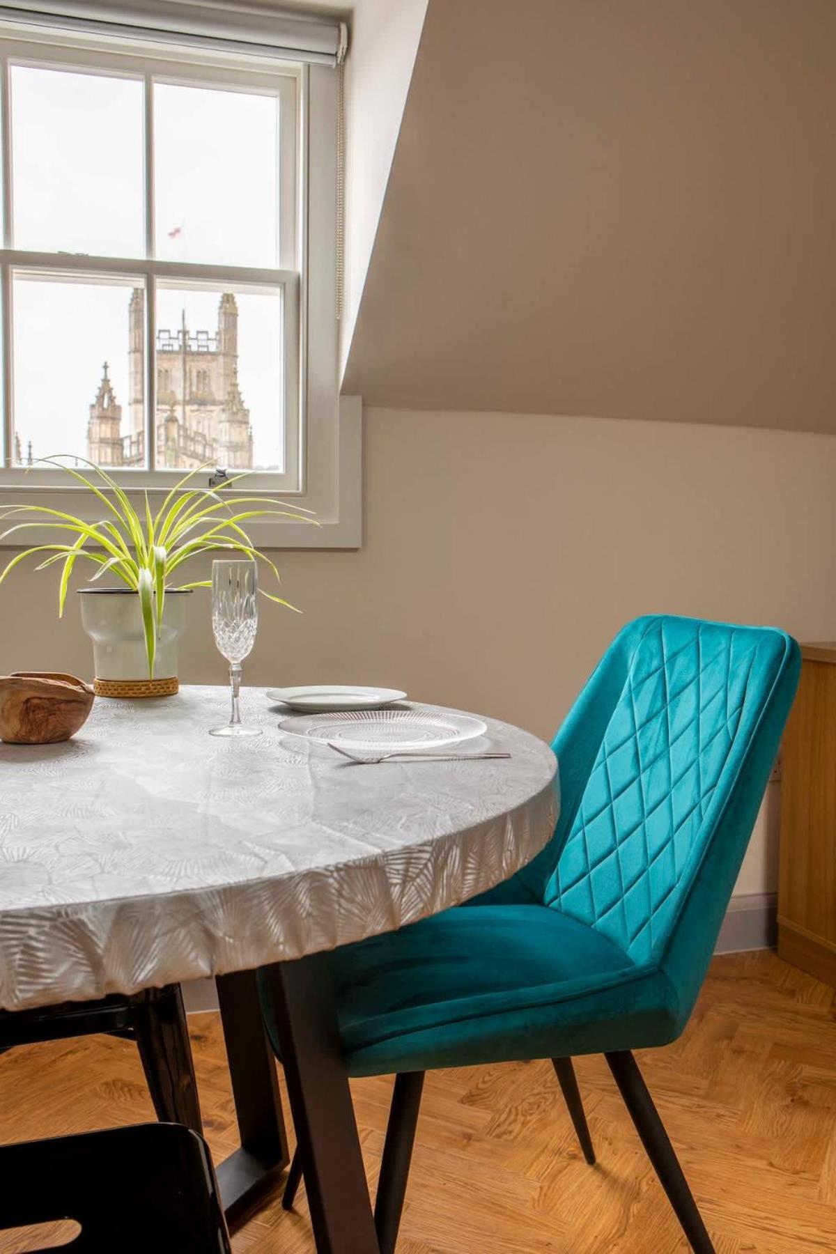 Abbey Views - Stylish & Apartment